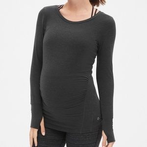 NWOT Maternity GAPFit Breathe T-Shirt